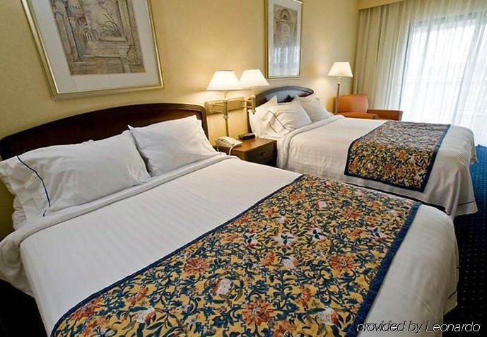 Courtyard By Marriott Erie Ambassador Conference Center Hotel Kearsarge Room photo
