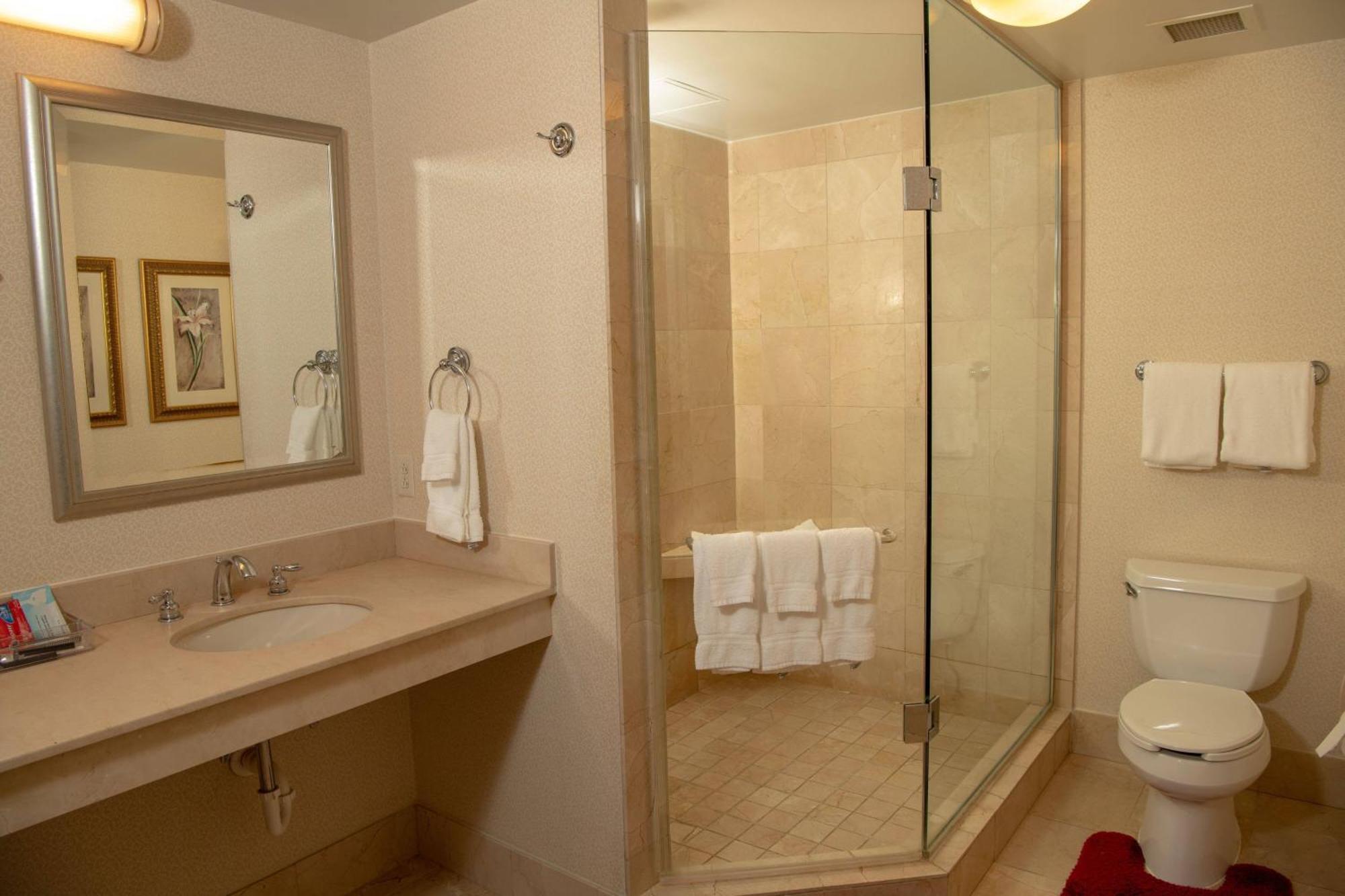 Courtyard By Marriott Erie Ambassador Conference Center Hotel Kearsarge Exterior photo
