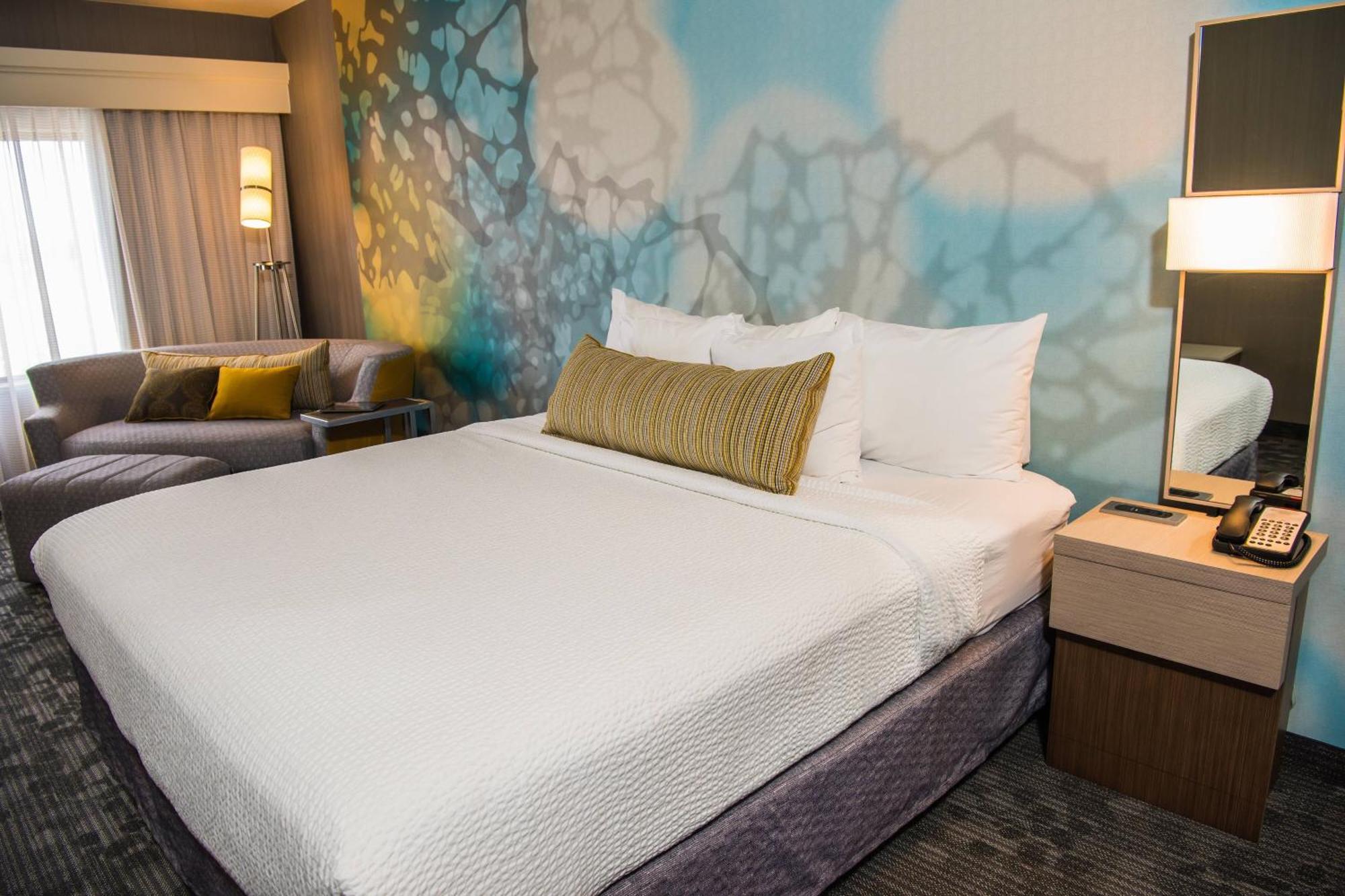 Courtyard By Marriott Erie Ambassador Conference Center Hotel Kearsarge Exterior photo