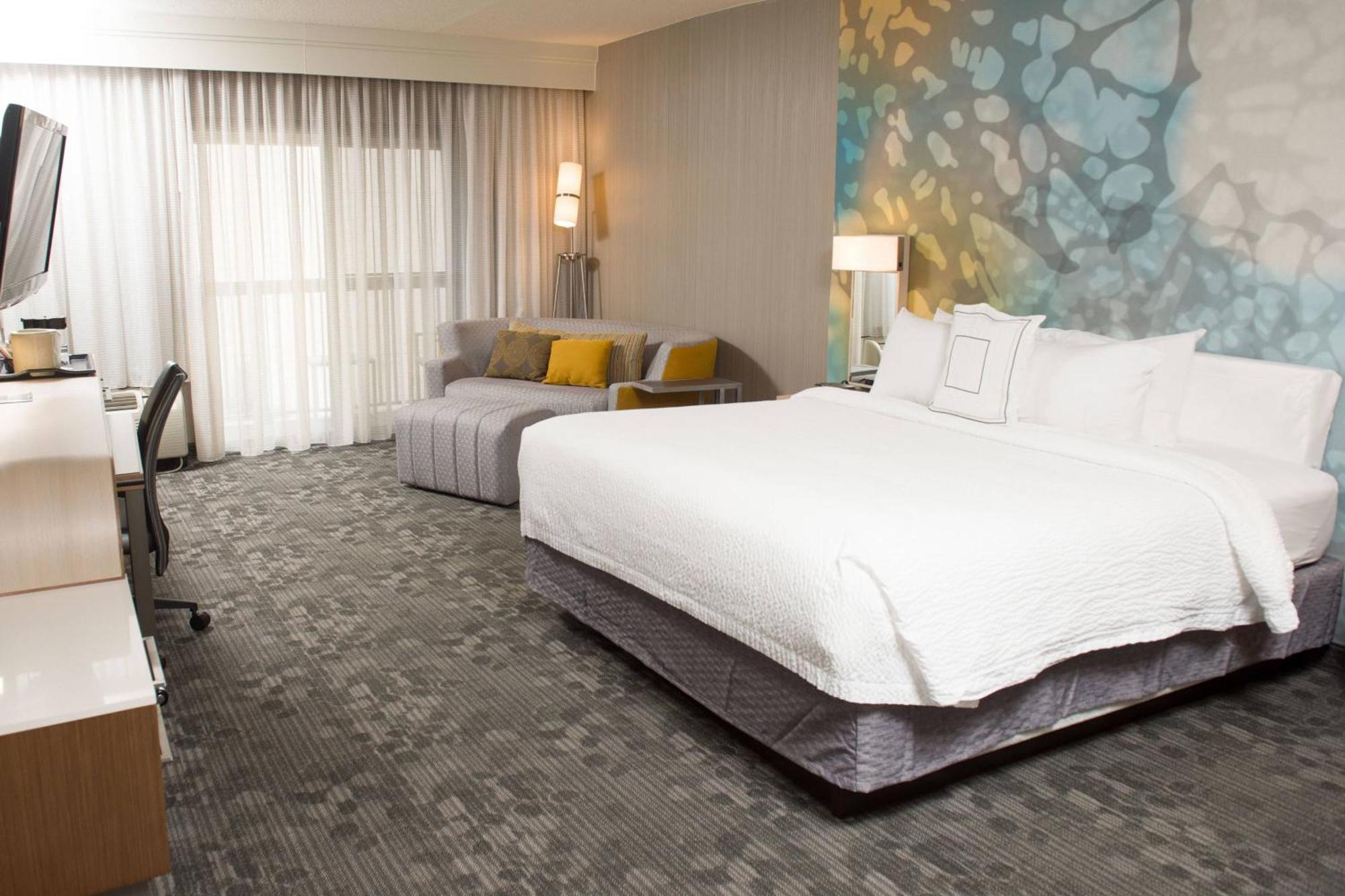 Courtyard By Marriott Erie Ambassador Conference Center Hotel Kearsarge Exterior photo