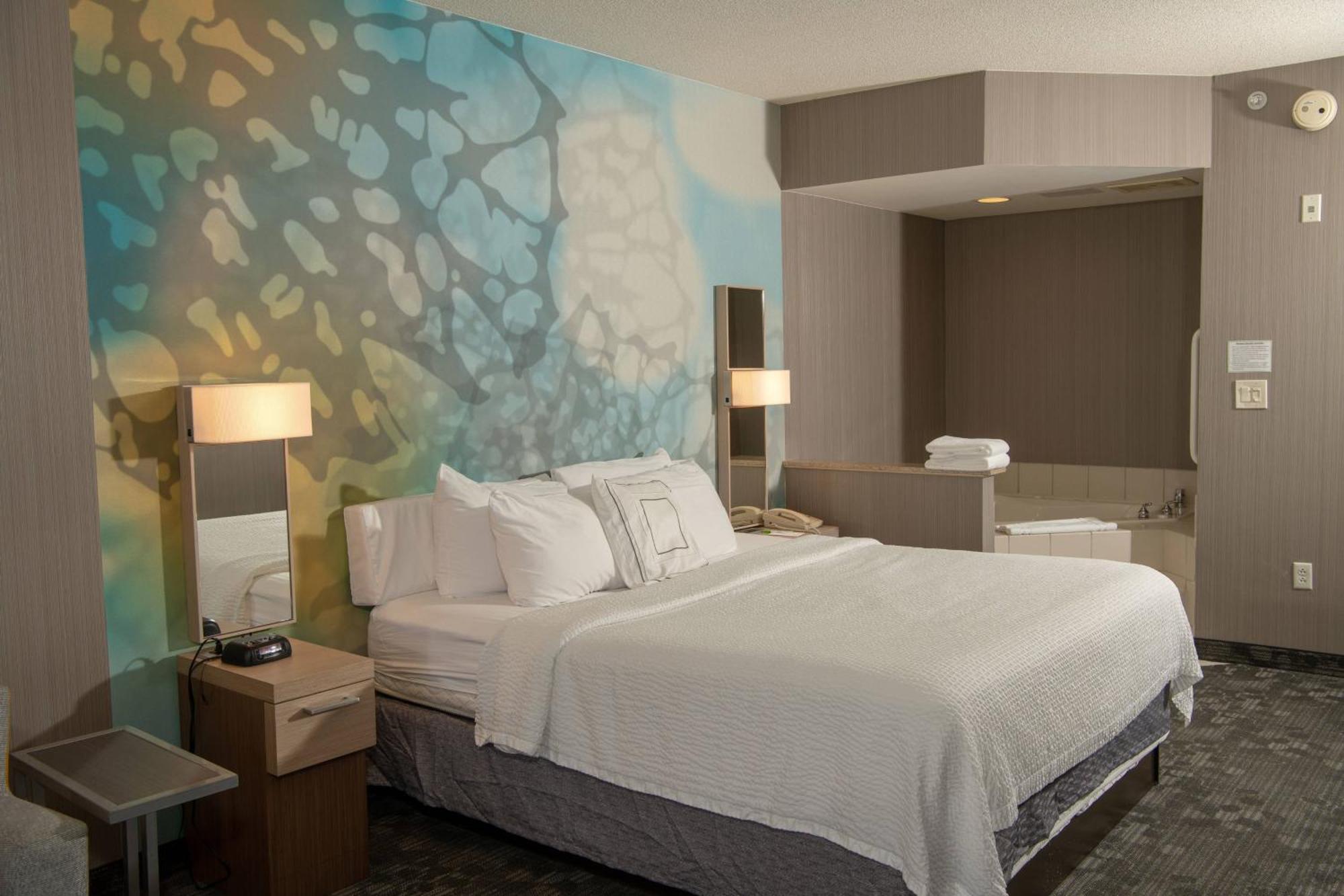 Courtyard By Marriott Erie Ambassador Conference Center Hotel Kearsarge Exterior photo