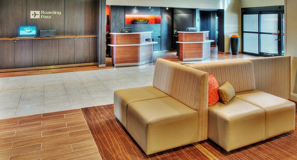 Courtyard By Marriott Erie Ambassador Conference Center Hotel Kearsarge Exterior photo
